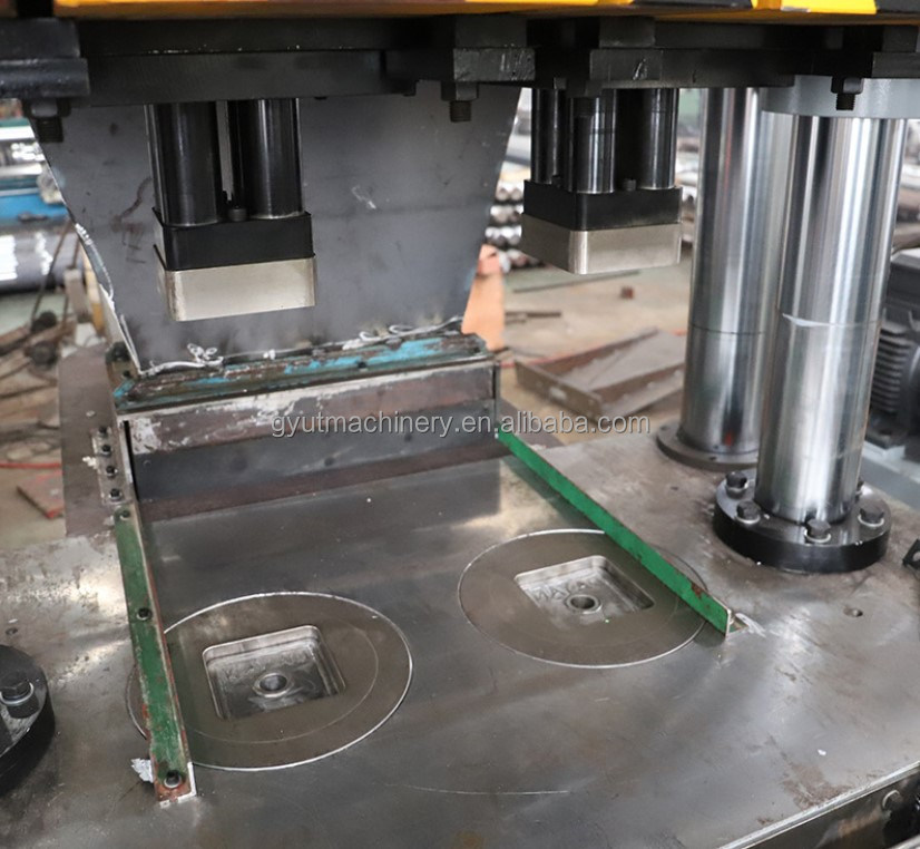 Machine de presse hydraulique personnalisée pour le bloc de léchage de sel minéral animal 2 kg 5 kg 10 kg