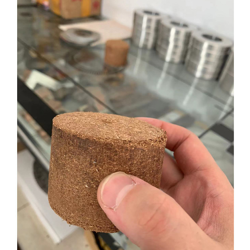 1750*1250*680 Machine à briquette à piston à sciure de bois avec taille de briquette de 8 à 75 mm