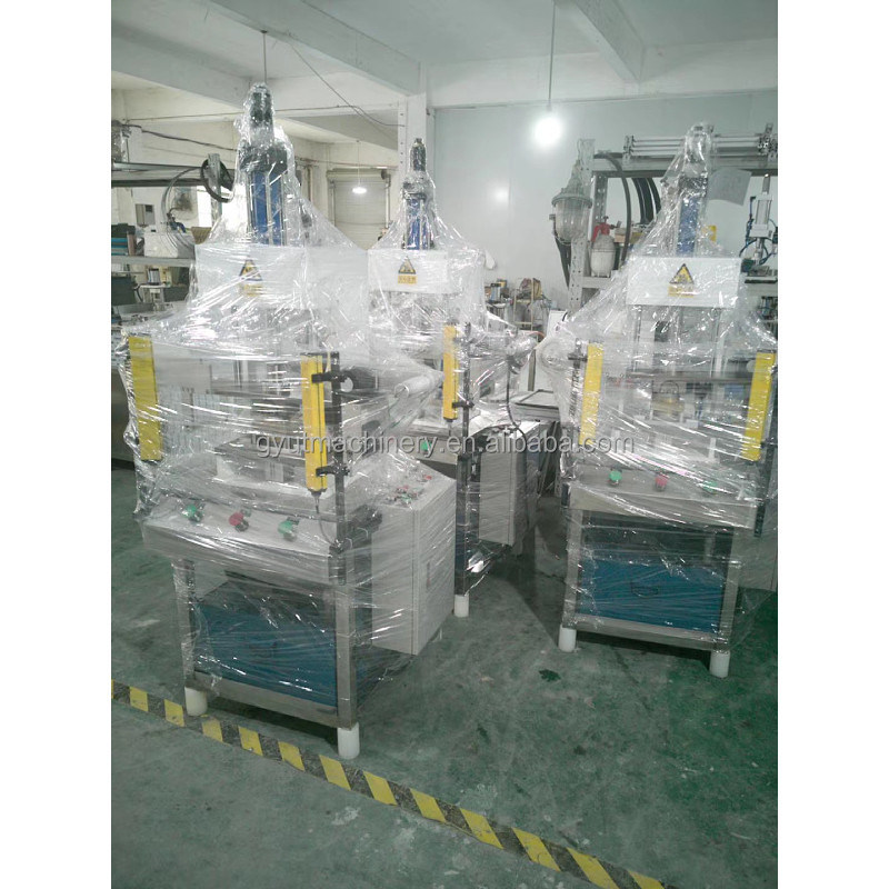 Machine de fabrication de savon à pression à froid pour la formation précise et précise de timbres de savon