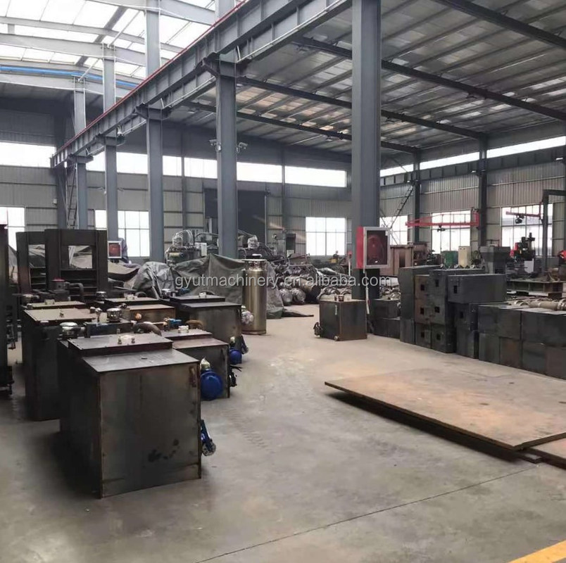 Machine à briquette de tourbe de coco à haute pression de 5 kg facile à utiliser pour l'industrie alimentaire