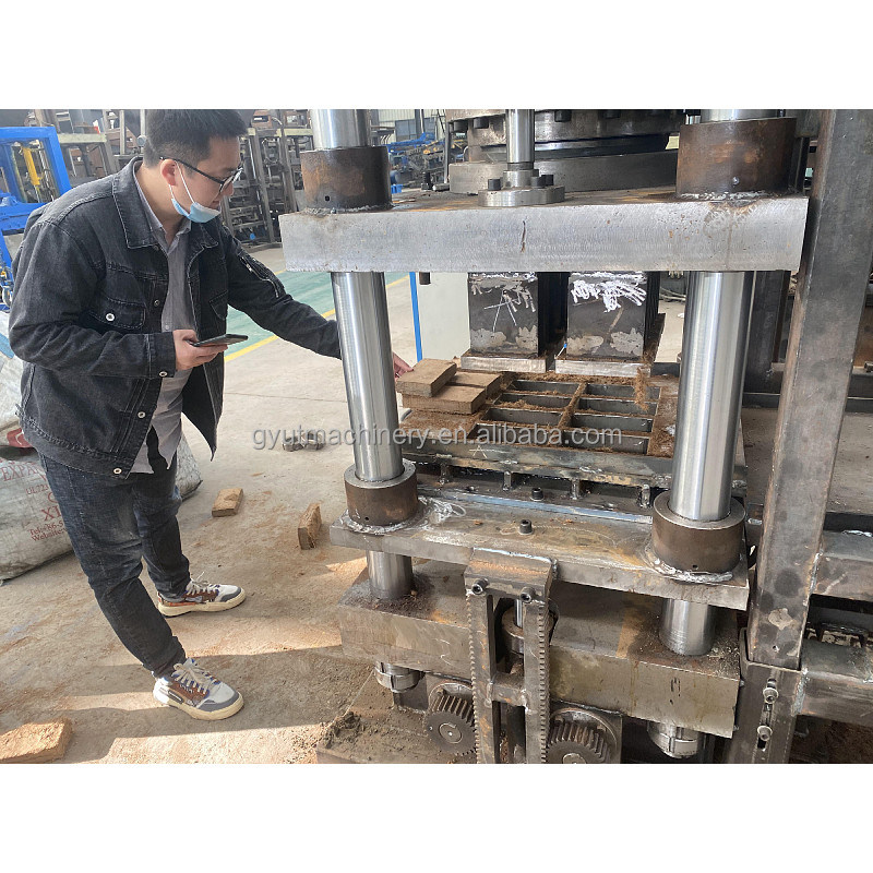 Machine de formage de briquette à la presse à base de tourbe de coco de 650 g entièrement automatique pour la production