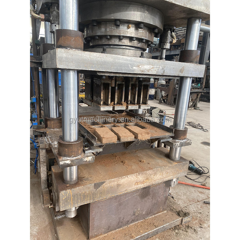 Machine de formage de briquette à la presse à base de tourbe de coco de 650 g entièrement automatique pour la production