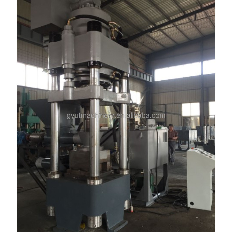 Machine verticale de bloc de cocopeat organique naturel parfaite pour les besoins des grands magasins