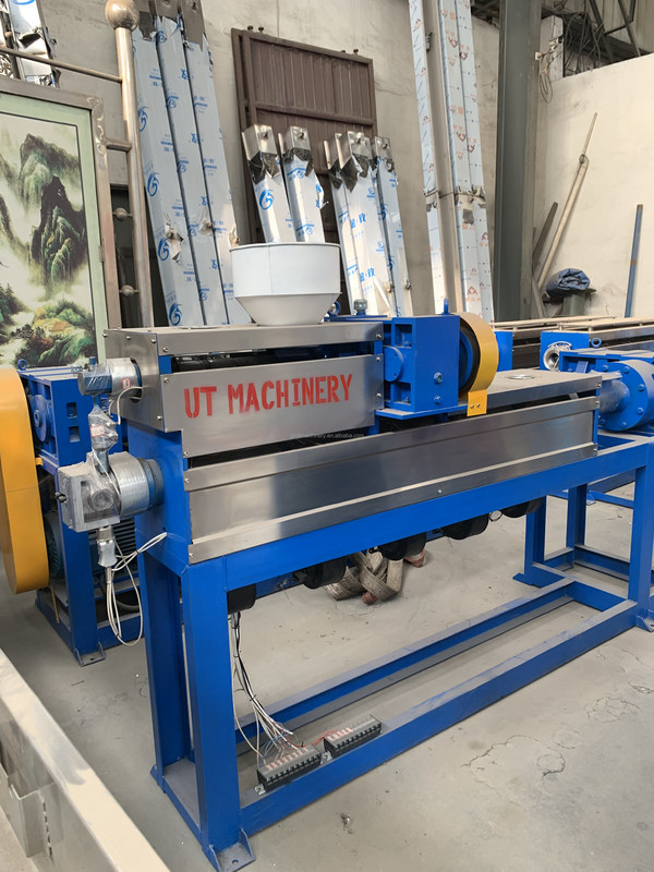 Machines à câbles électriques en cuivre à vis unique pour la production de câbles en PVC