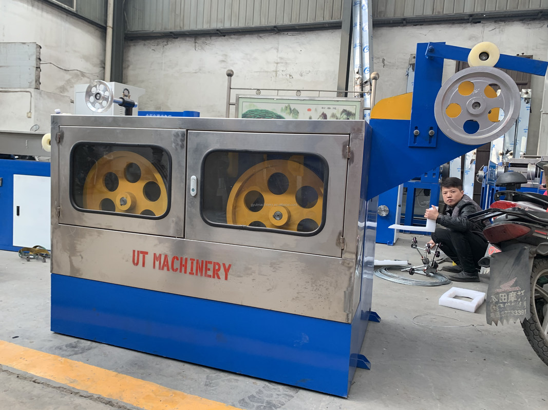 Machines à câbles électriques en cuivre à vis unique pour la production de câbles en PVC