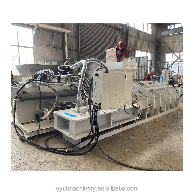 Machine de fabrication de blocs de tourbe de coco de haute capacité avec une production de 140 à 150 blocs par heure