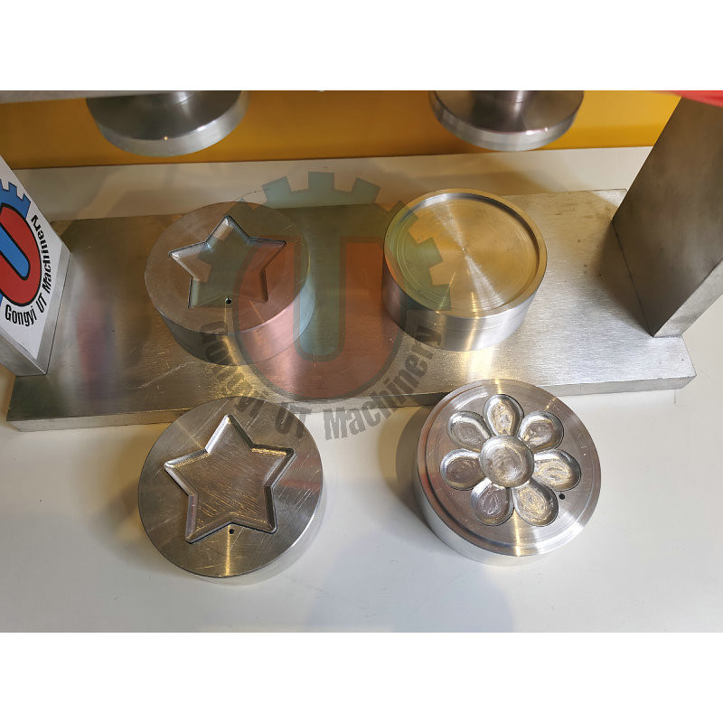 Facile à utiliser pomme de bain boule de sel presse manuelle pour la petite machine à emballer le gaz rétrécissant