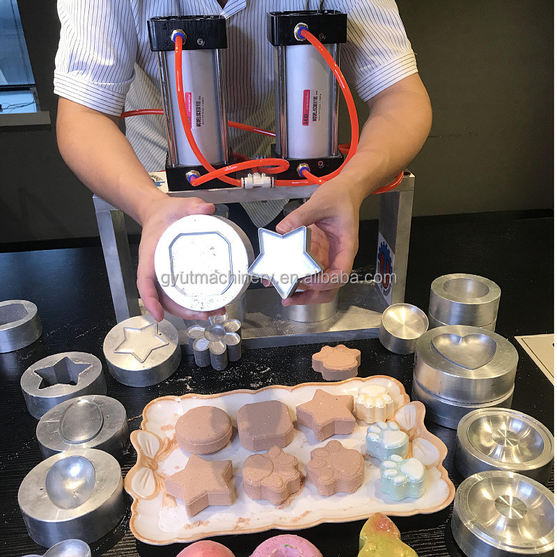 Facile à utiliser pomme de bain boule de sel presse manuelle pour la petite machine à emballer le gaz rétrécissant