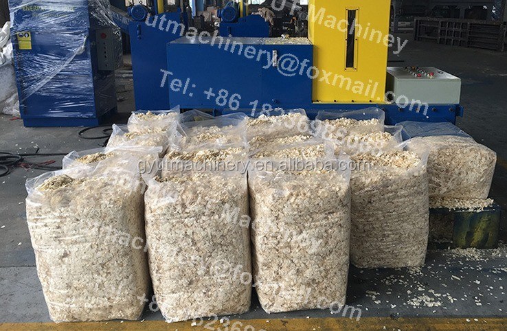Machine à baliser la sciure de bois à moteur électrique à tracteur pour la compression des draps