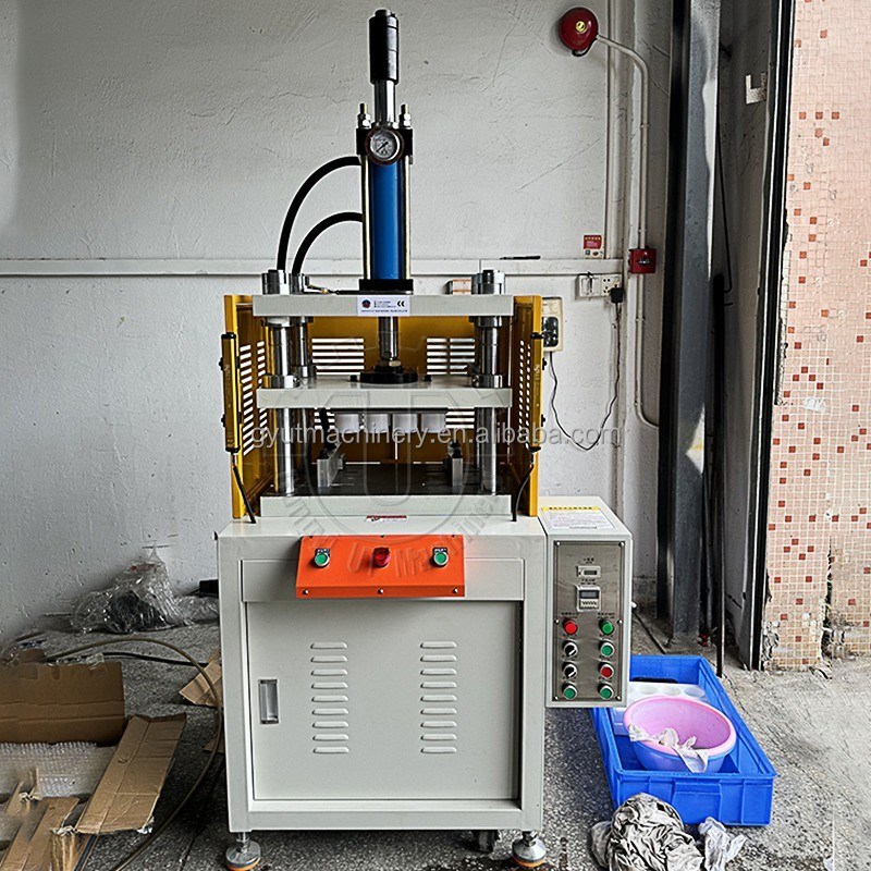 Personnalisez votre production de bombe de bain avec la machine à barres de shampooing à presses multiples