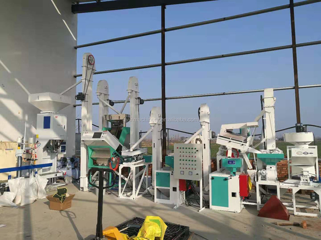 Équipement de broyeur de riz alimenté par énergie solaire Voltage 380v 50hz Matière première Rice