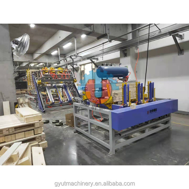 Machine de clôture de palettes entièrement automatique pour palettes en bois euro 2-2,5m3/24H Capacité