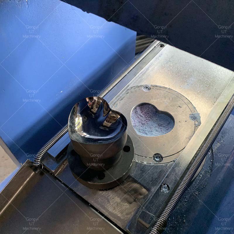 2023 Full Auto Deux couleurs machine de formation de la bombe à billes de bain pour la bombe de bain organique naturelle