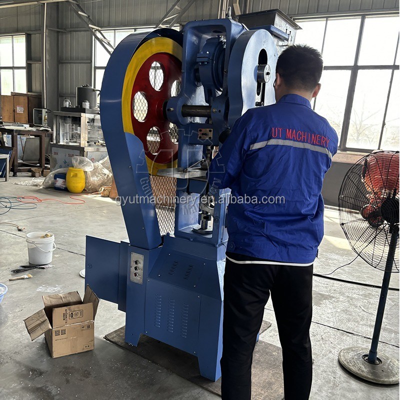 2024 Machine de fabrication de pompes à bain entièrement automatique à pression de sel avec différentes formes en Russie