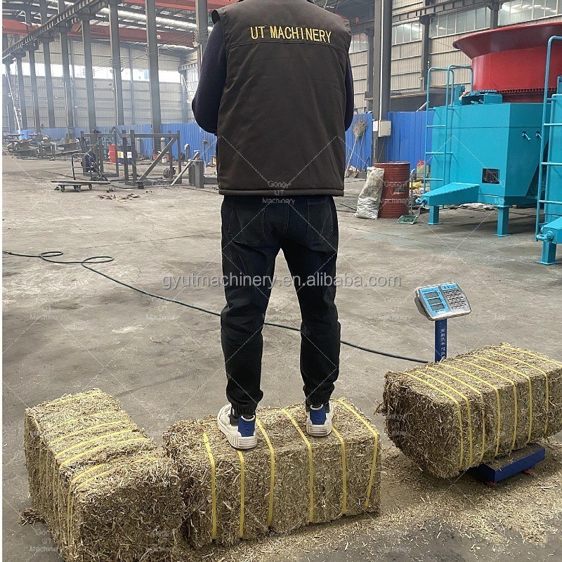 500-700 kg Compacteur de bale de foin Alfalfa machine à emballer avec support technique vidéo