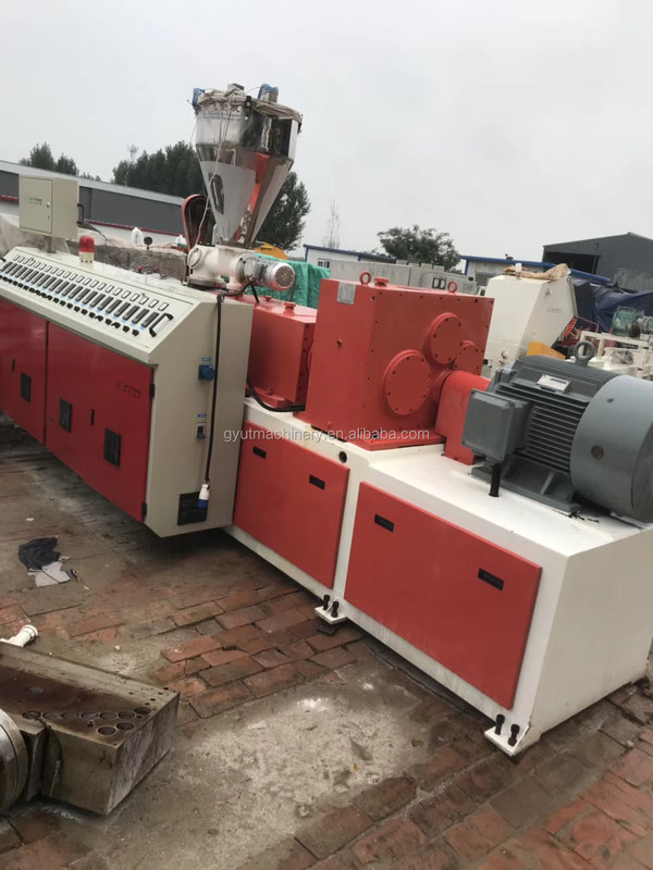 Un mélangeur de refroidissement en poudre en UPVC d'occasion à grande vitesse pour le matériau de formule de puissance en PVC