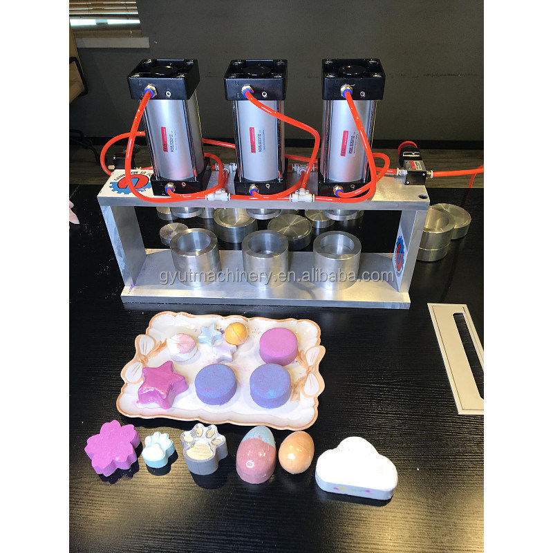 Équipement de presse à bombe de bain à rouleaux professionnel de 360 mm pour une production rapide