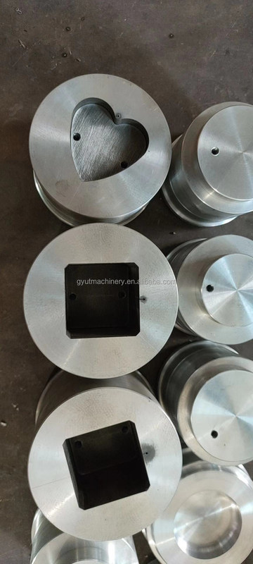 Faites-le vous-même en plante de rose, versez du savon, préparez des boules de bain, des bombes, une presse simple et adaptée aux hôtels.