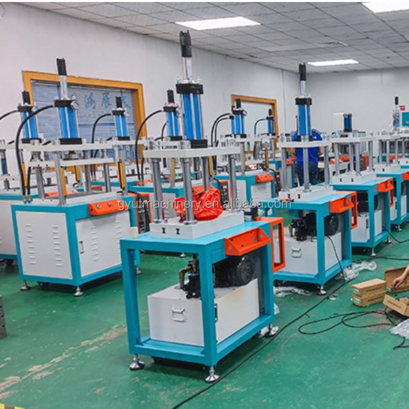 précision Machine de moulage hydraulique à poudre pour une bombe de bain automatique à shampooing avec jouet