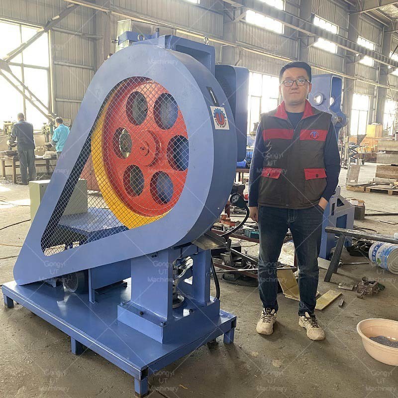 Machine de presse à bombe de bain organique à haute capacité avec presse hydraulique à forge à chaud en Russie