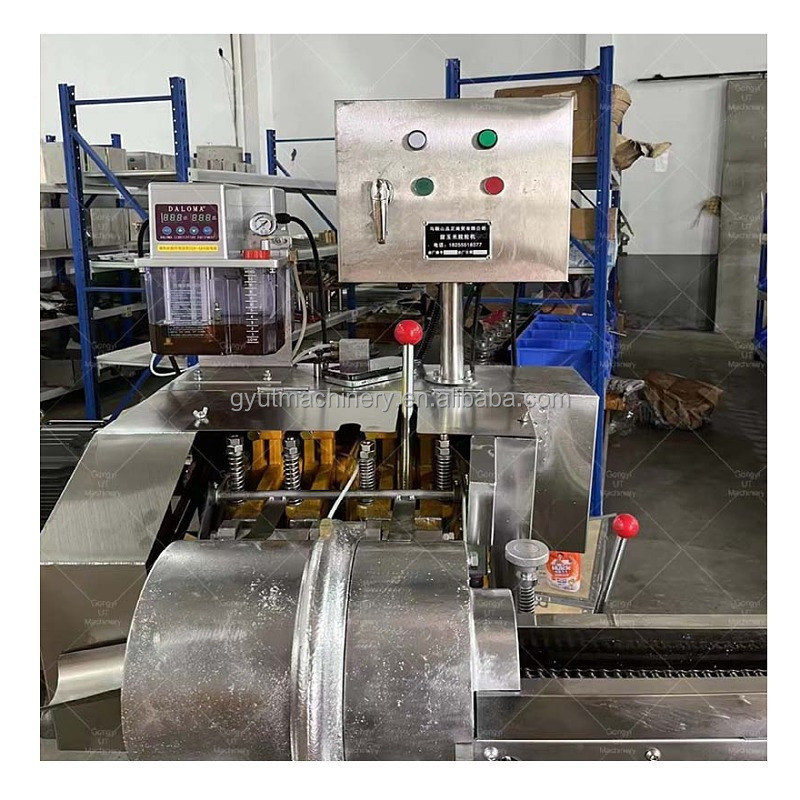 Machine à déchiqueter le maïs noir à base de convoyeur pour obtenir des résultats de pellicule de maïs doux lisses