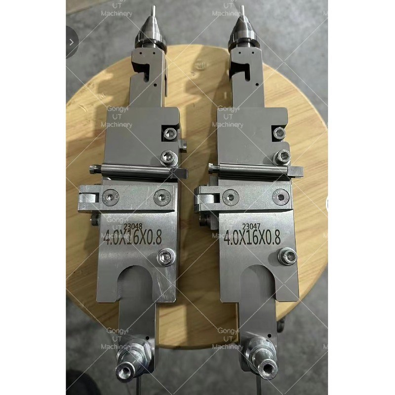 Machine de brossage à 5 axes à haute production pour le brossage de toilettes de hockey sur mesure