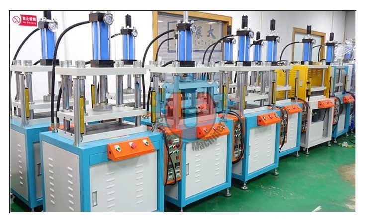 Machine de presse à billes à bombe de bain de conception unique pour barres de shampooing 2-10 cm moule de forme différente