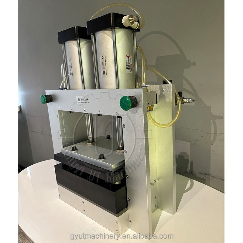 Presses pneumatiques sur mesure pour la fabrication de boules et de barres de shampooing